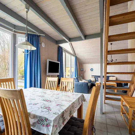 Holiday home Mirow In *